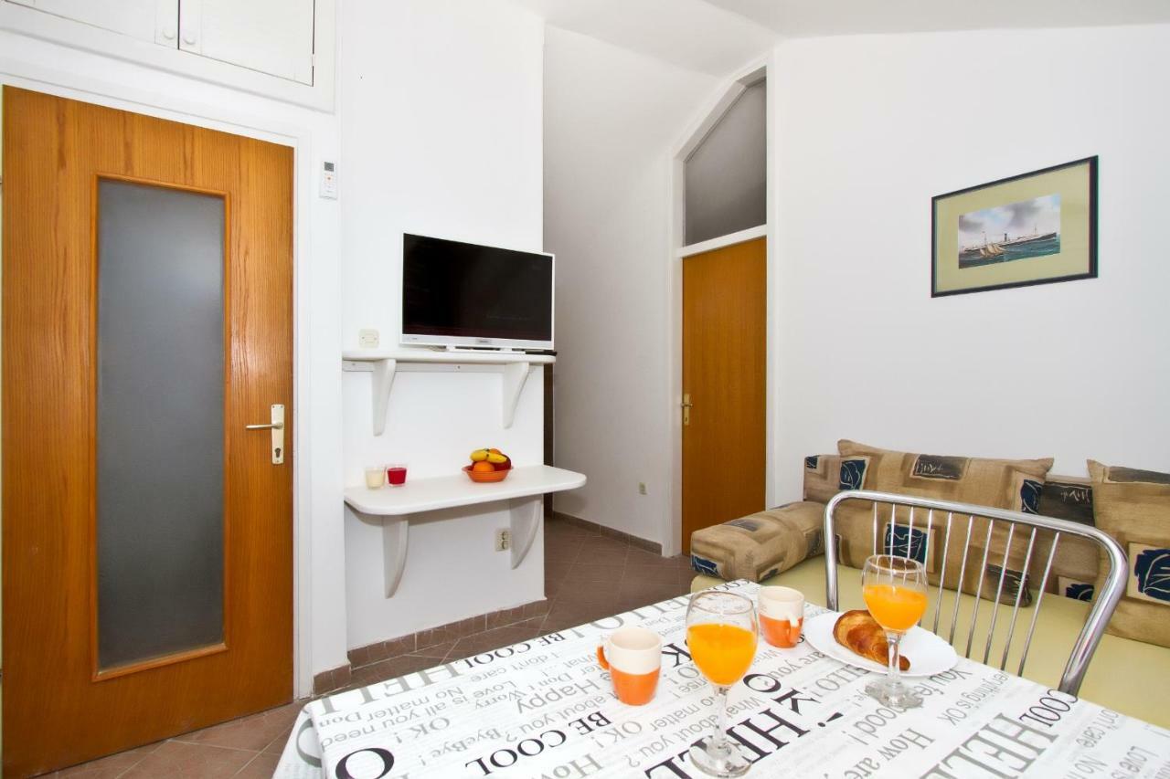 Apartment Center Marija Vodice Exteriör bild