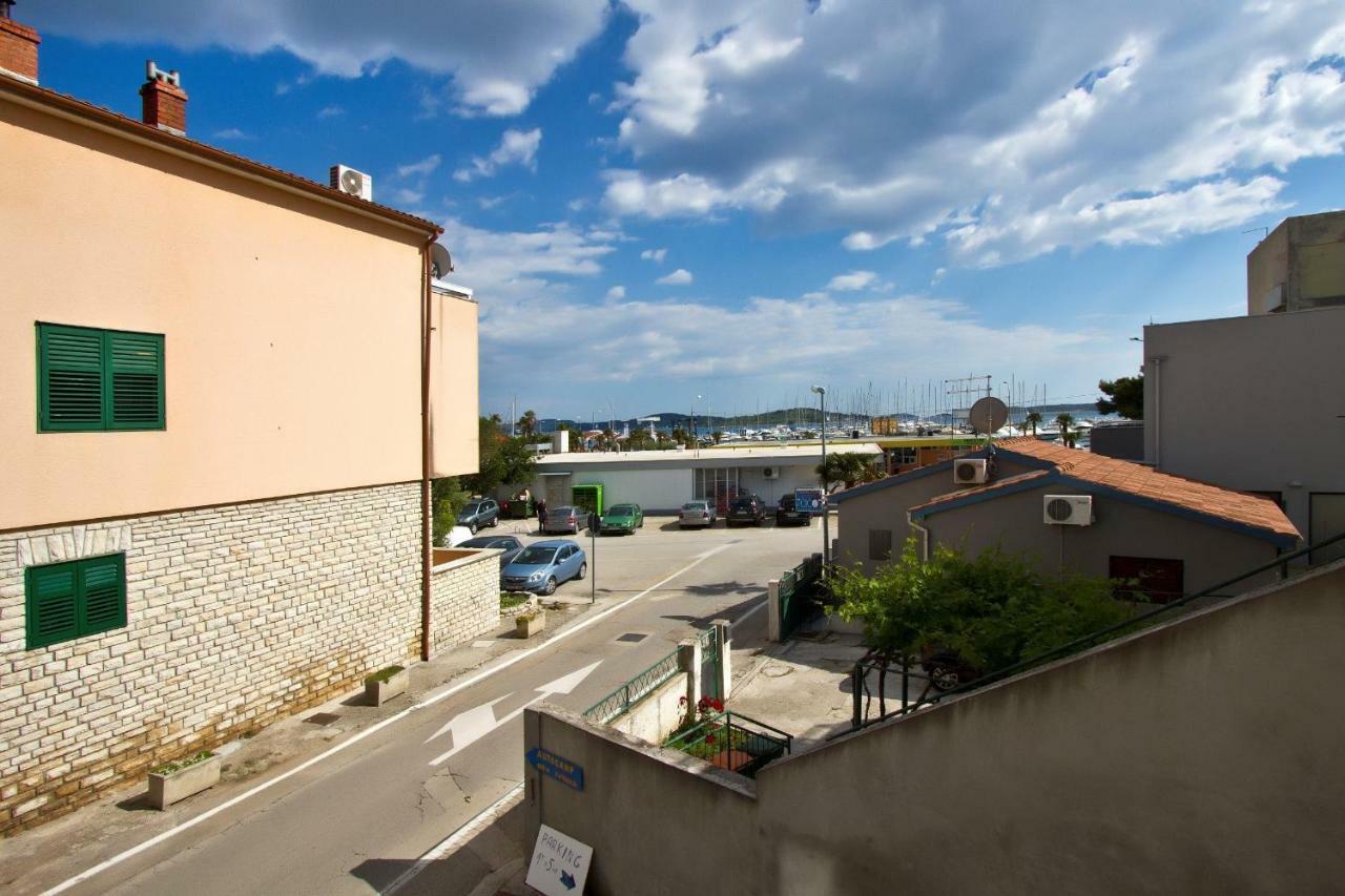 Apartment Center Marija Vodice Exteriör bild